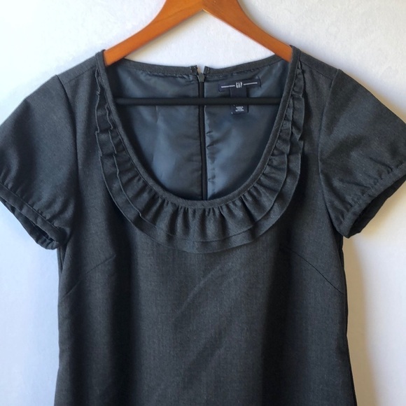 GAP Dress Size 4 Wool Blend Short Sleeves Dark Gray Sheath Dress With Ru… - Picture 3 of 8